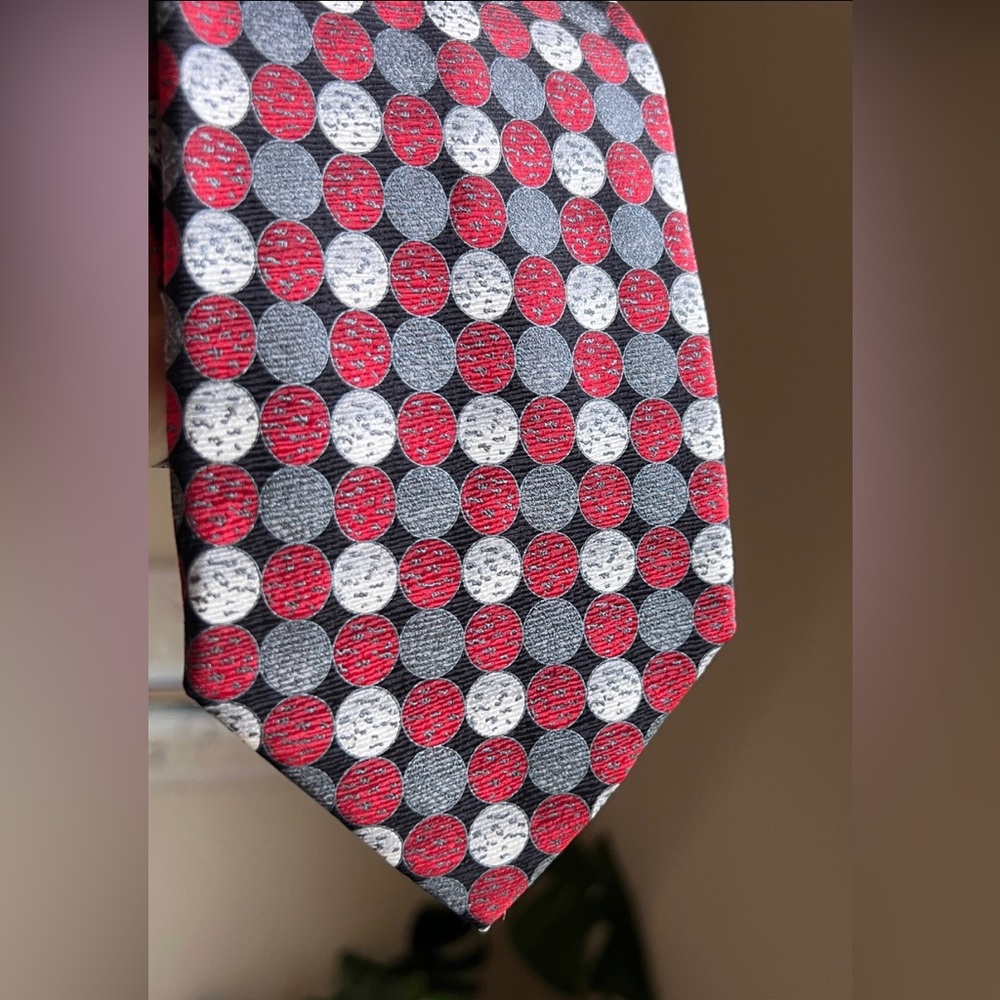 Vintage Bachrach 100% Silk Made in Italy Tie 60”L 3.75”W Red Gray Black